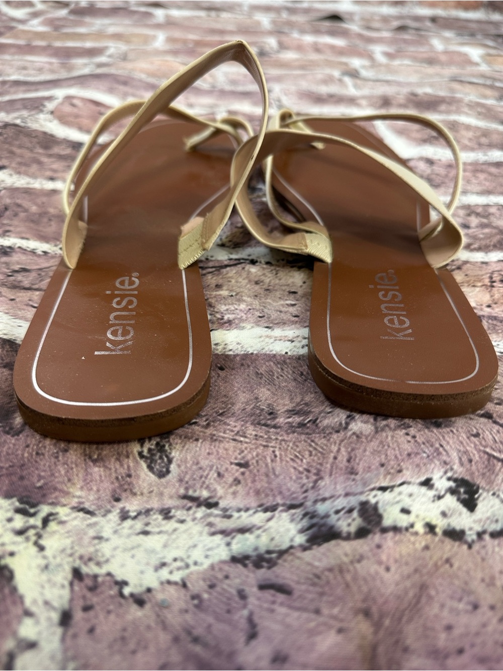 kensie Cream Scalloped Strap Toe-Loop Sandals - Picture 7 of 11